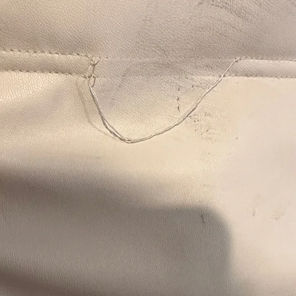 Cream Puffer Vest with Hood - Picture 6 of 6